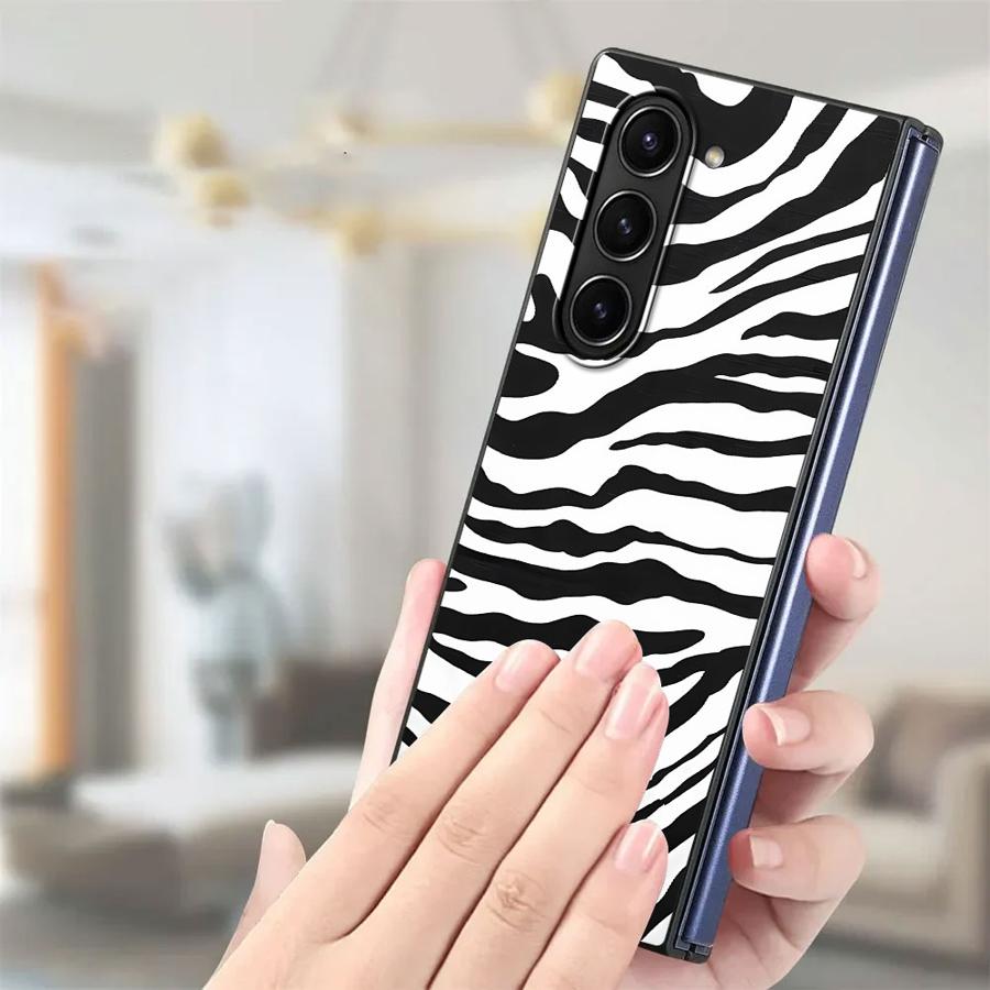 Custodia posteriore per telefo - Z Phone Accessories recensione e prezzo